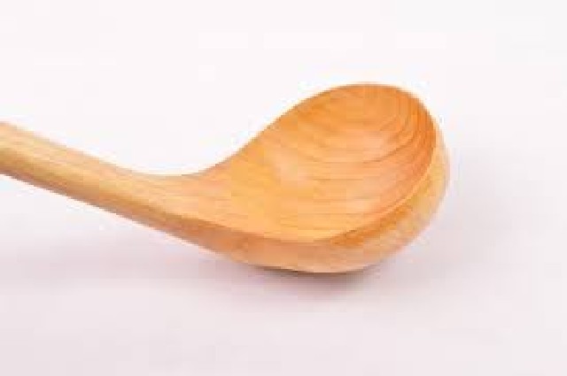 CUCHARON DE MADERA 19CM