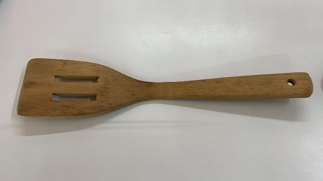 30CM ESPATULA DE MADERA ABIERTA