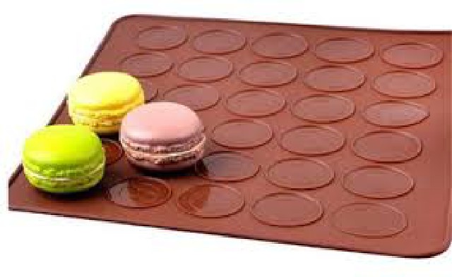 PLACA SILICONA 25 X 28 MACARONS